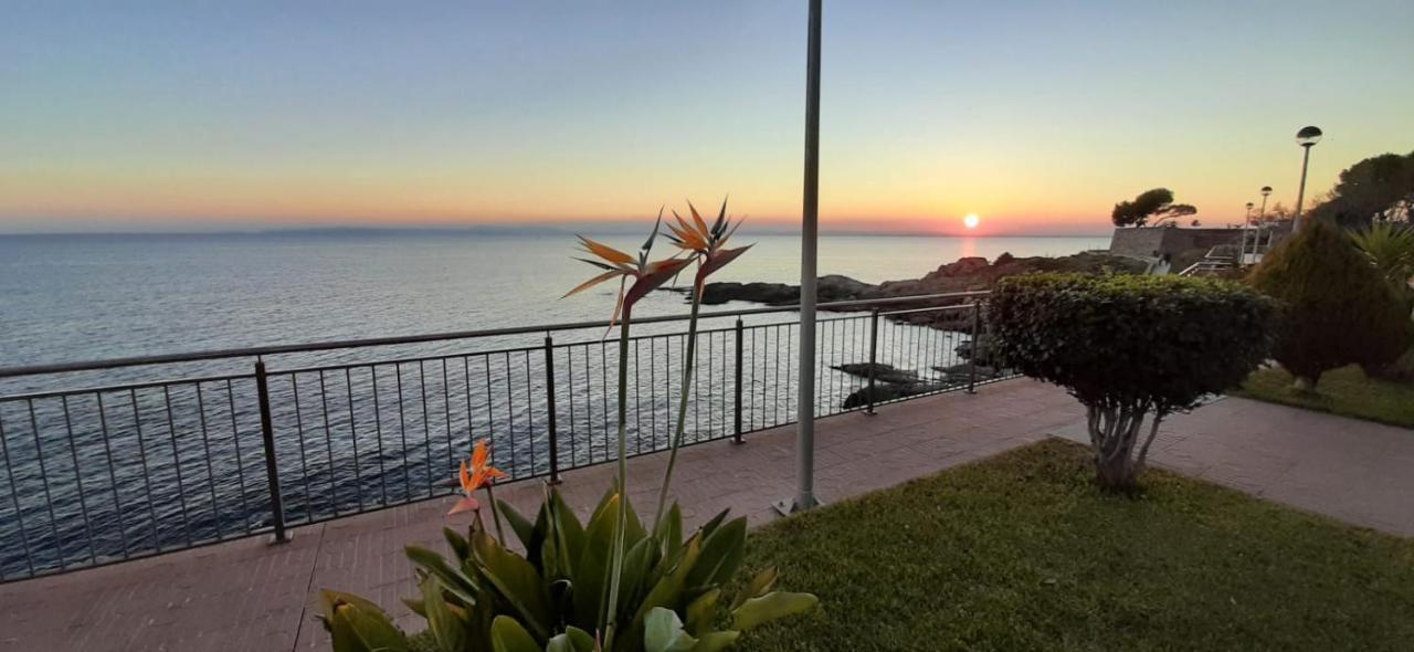 Roses Sobre El Mar Apartment Luaran gambar